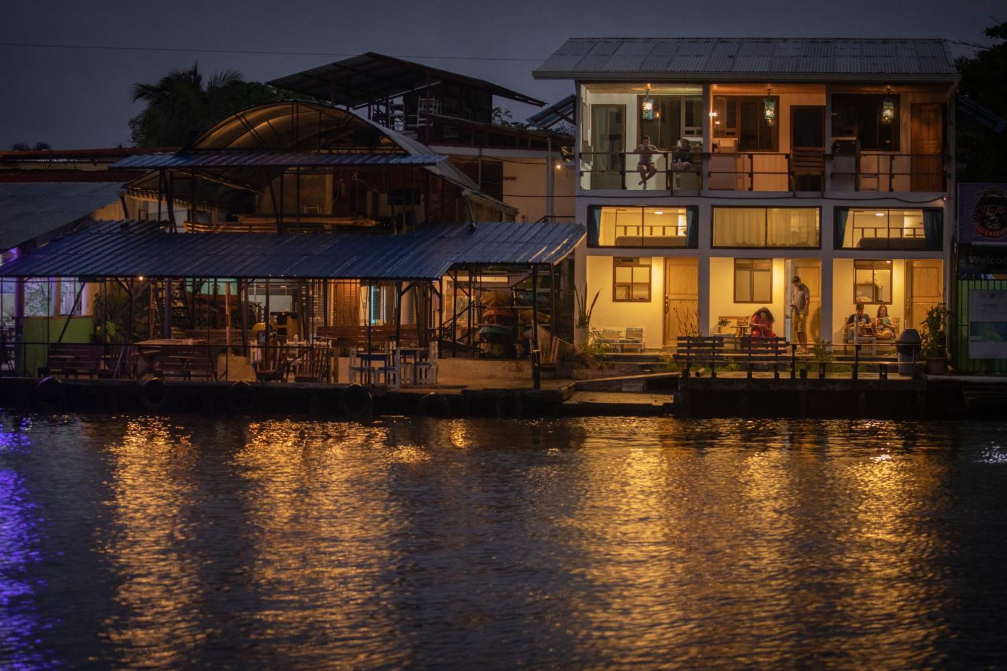 Hotel Pura Natura Riverside Tortuguero Exterior foto